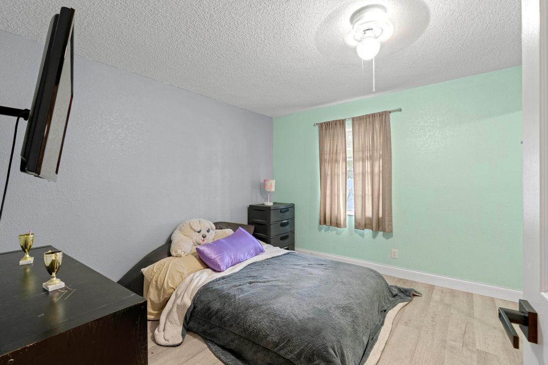 En Venta: $475,000 (4 camas, 2 baños, 1690 Pies cuadrados)