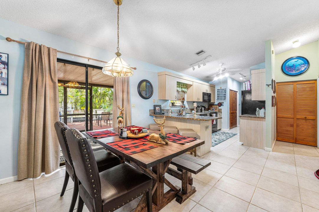 For Sale: $529,999 (3 beds, 2 baths, 1261 Square Feet)