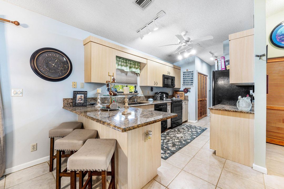 For Sale: $529,999 (3 beds, 2 baths, 1261 Square Feet)