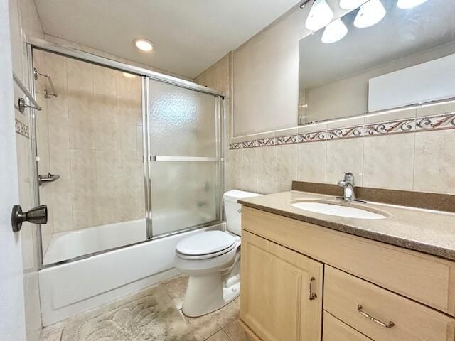 En Venta: $115,000 (2 camas, 2 baños, 907 Pies cuadrados)