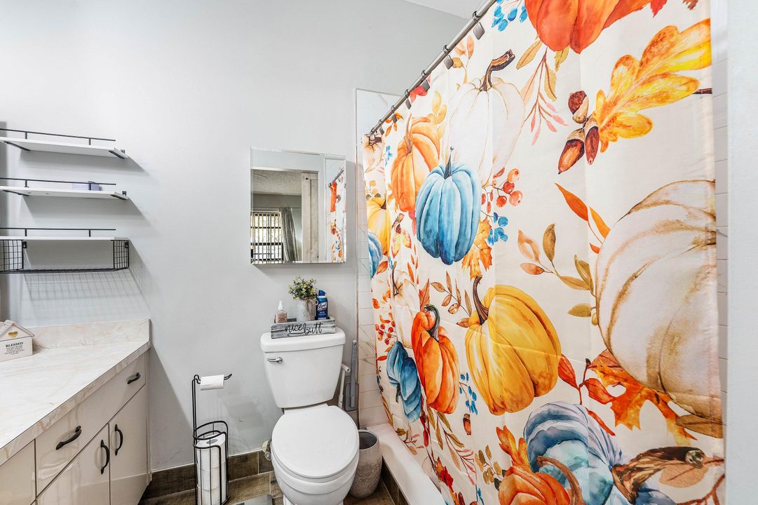 For Sale: $529,999 (3 beds, 2 baths, 1261 Square Feet)