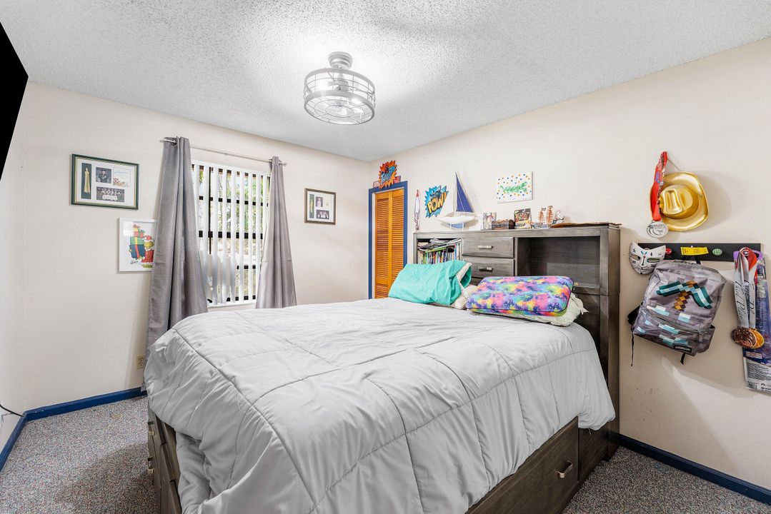 For Sale: $529,999 (3 beds, 2 baths, 1261 Square Feet)