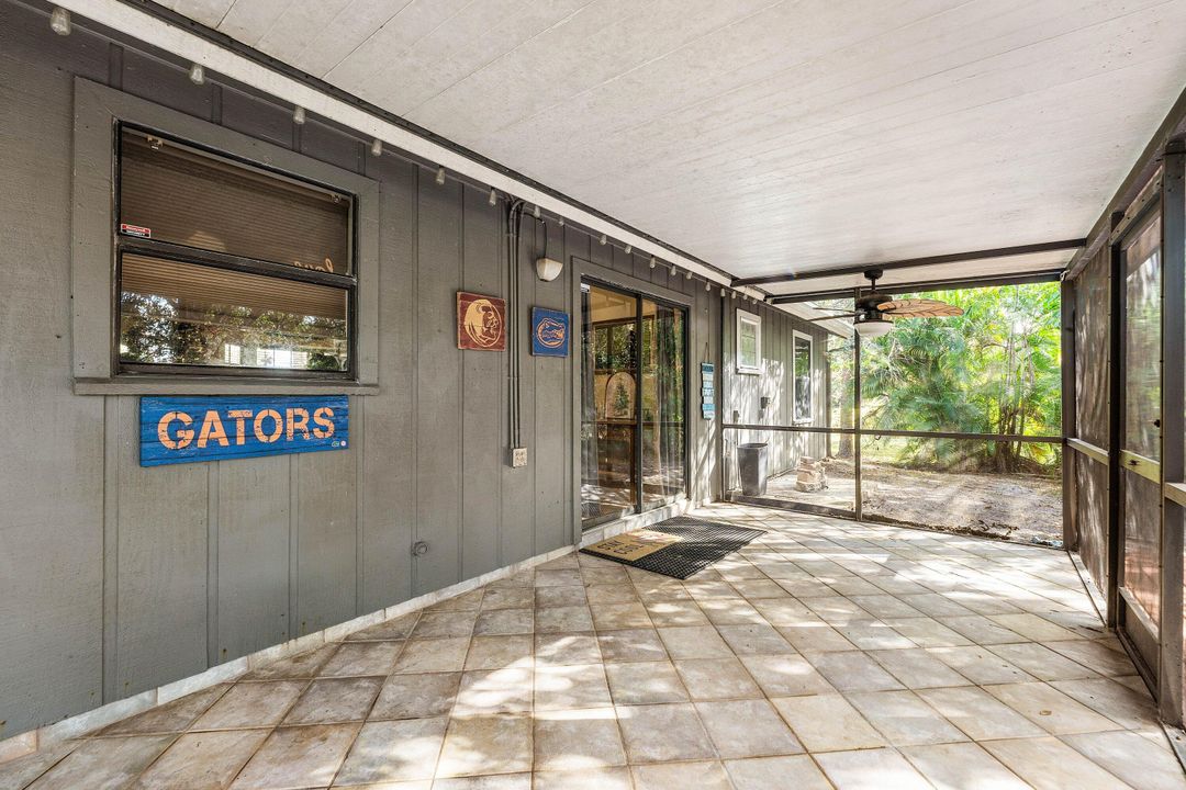 For Sale: $529,999 (3 beds, 2 baths, 1261 Square Feet)