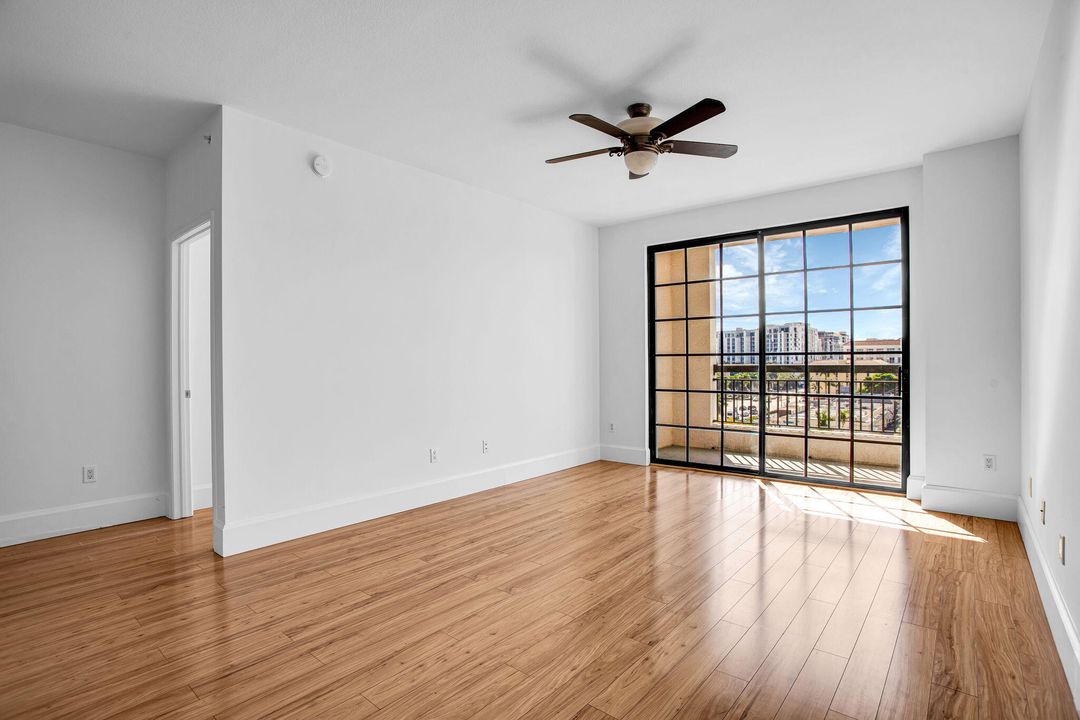 На продажу: $475,000 (2 спален, 2 ванн, 1073 Квадратных фут)