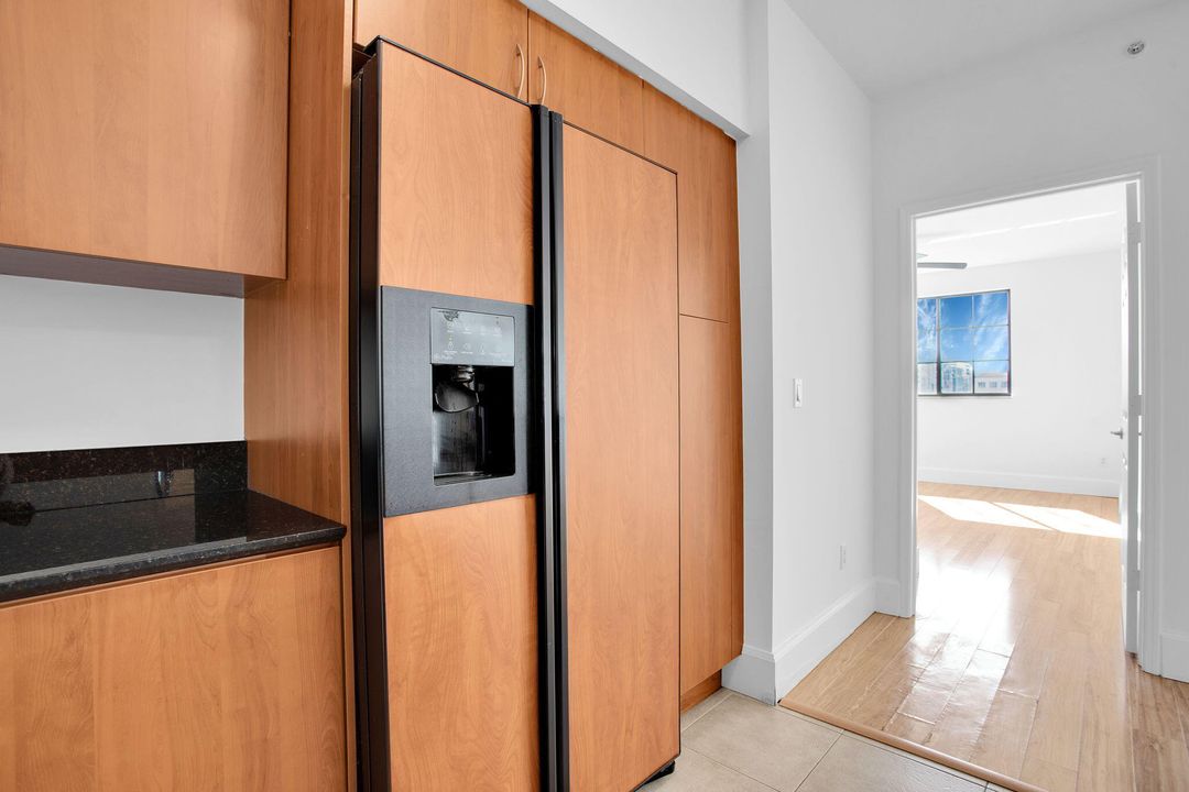 На продажу: $475,000 (2 спален, 2 ванн, 1073 Квадратных фут)