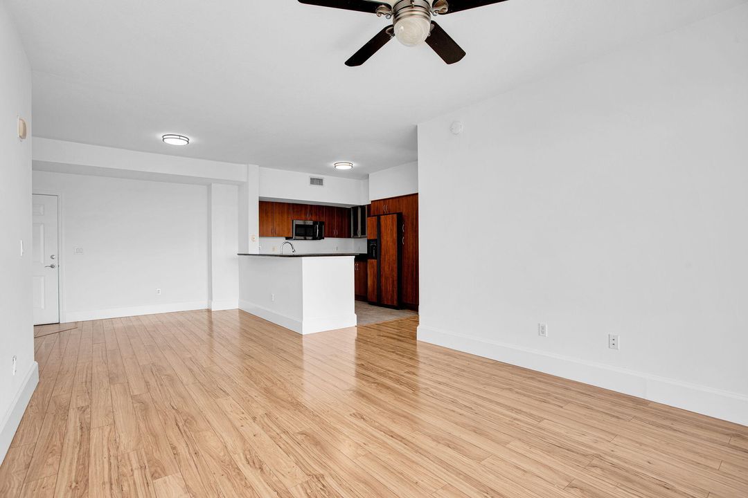 На продажу: $475,000 (2 спален, 2 ванн, 1073 Квадратных фут)