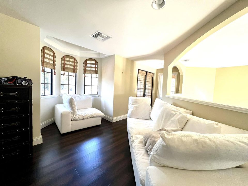 En Venta: $3,725,000 (4 camas, 3 baños, 4536 Pies cuadrados)