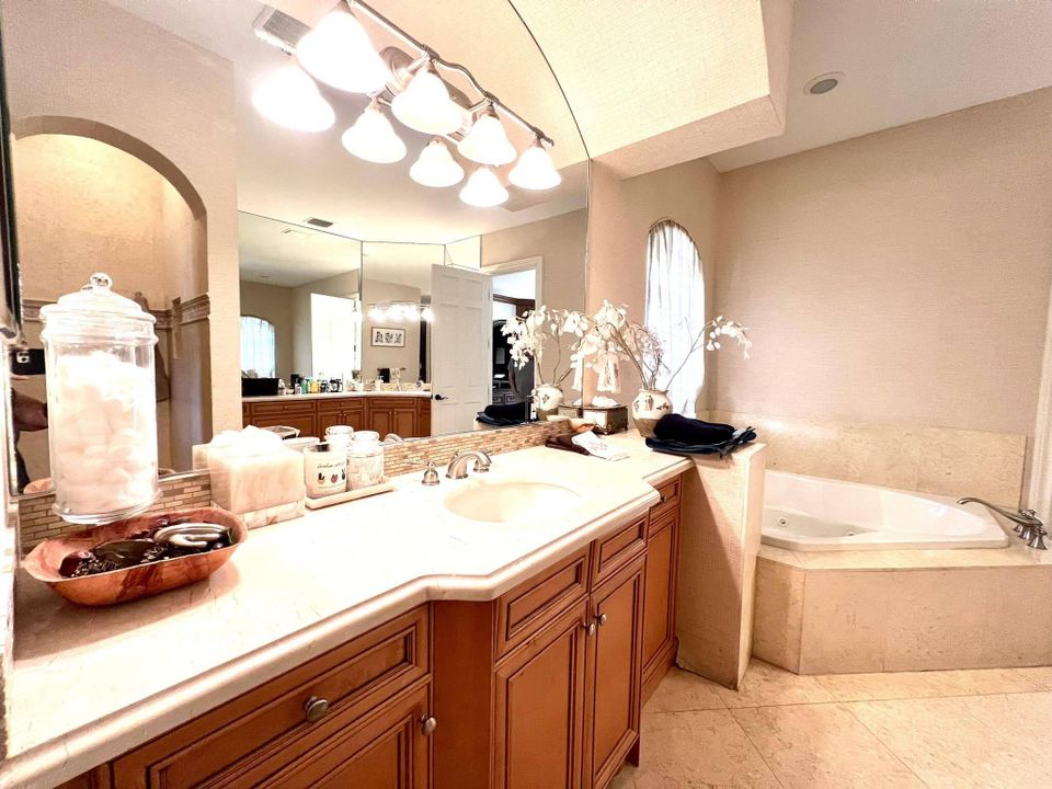 En Venta: $3,725,000 (4 camas, 3 baños, 4536 Pies cuadrados)