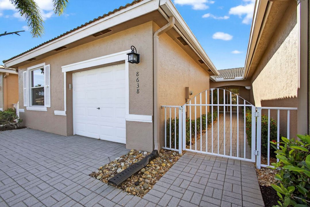 For Sale: $400,000 (3 beds, 2 baths, 1429 Square Feet)