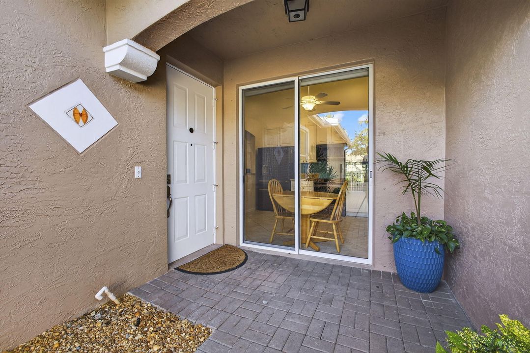 For Sale: $400,000 (3 beds, 2 baths, 1429 Square Feet)