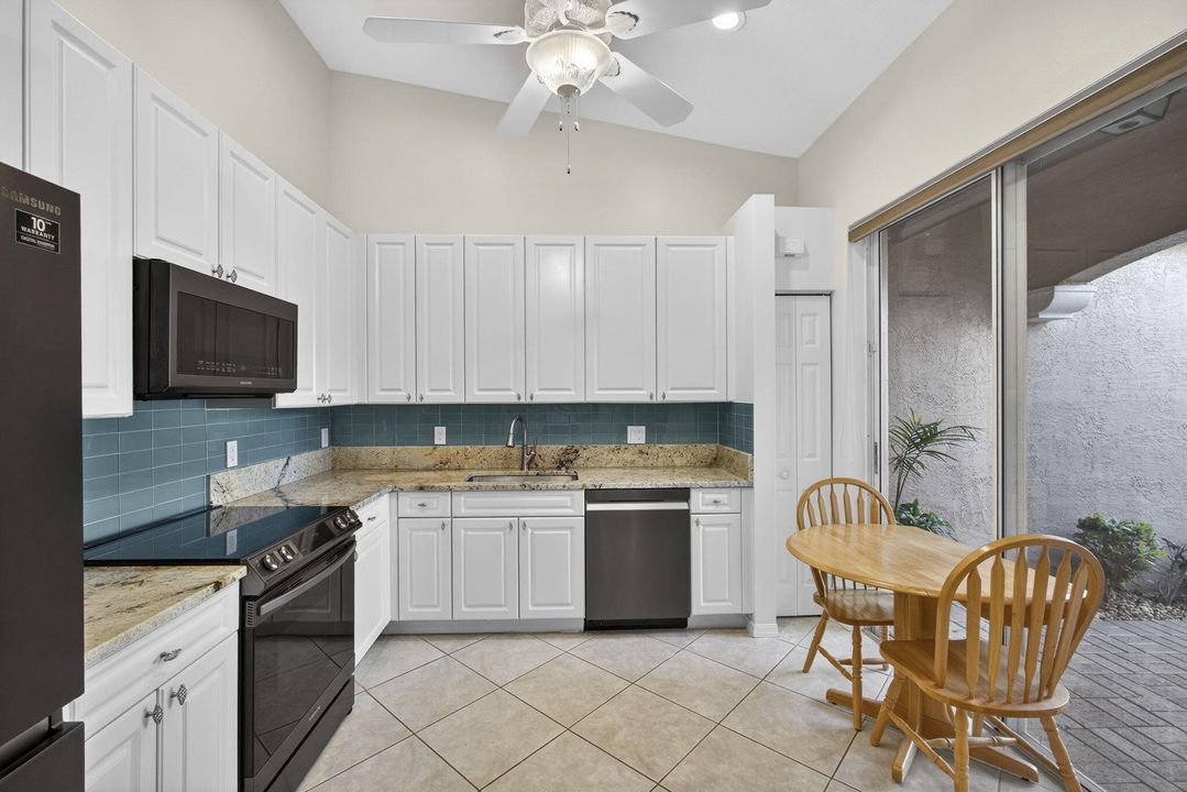 For Sale: $400,000 (3 beds, 2 baths, 1429 Square Feet)