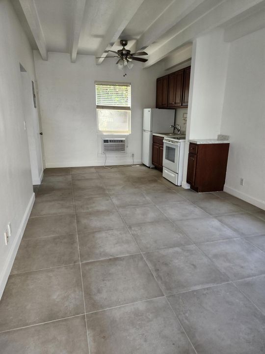 For Rent: $1,700 (1 beds, 1 baths, 4818 Square Feet)