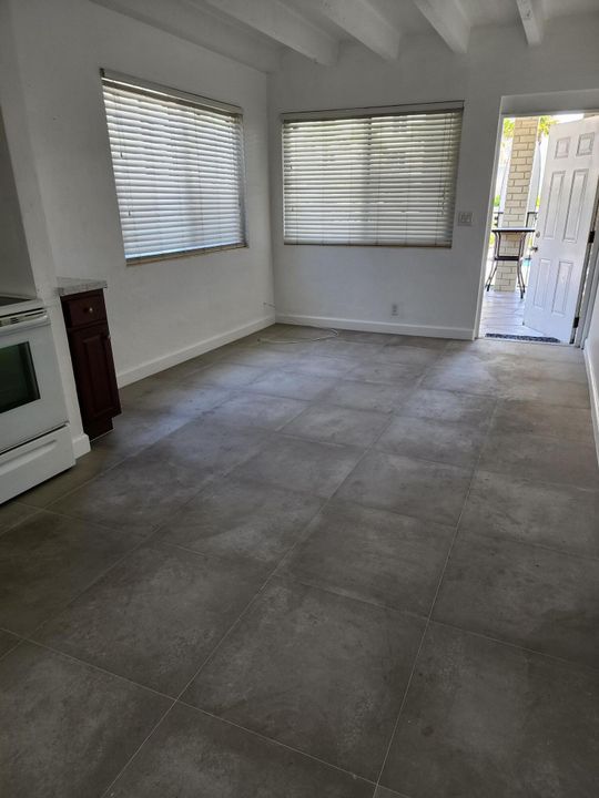 For Rent: $1,700 (1 beds, 1 baths, 4818 Square Feet)