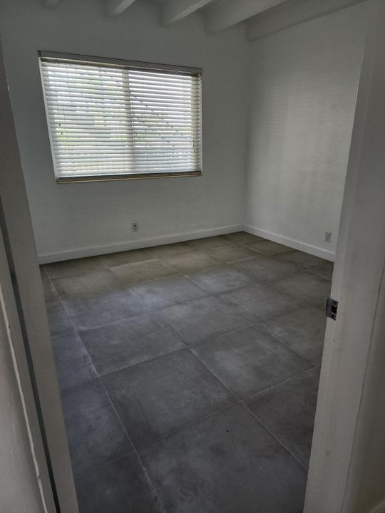 For Rent: $1,700 (1 beds, 1 baths, 4818 Square Feet)