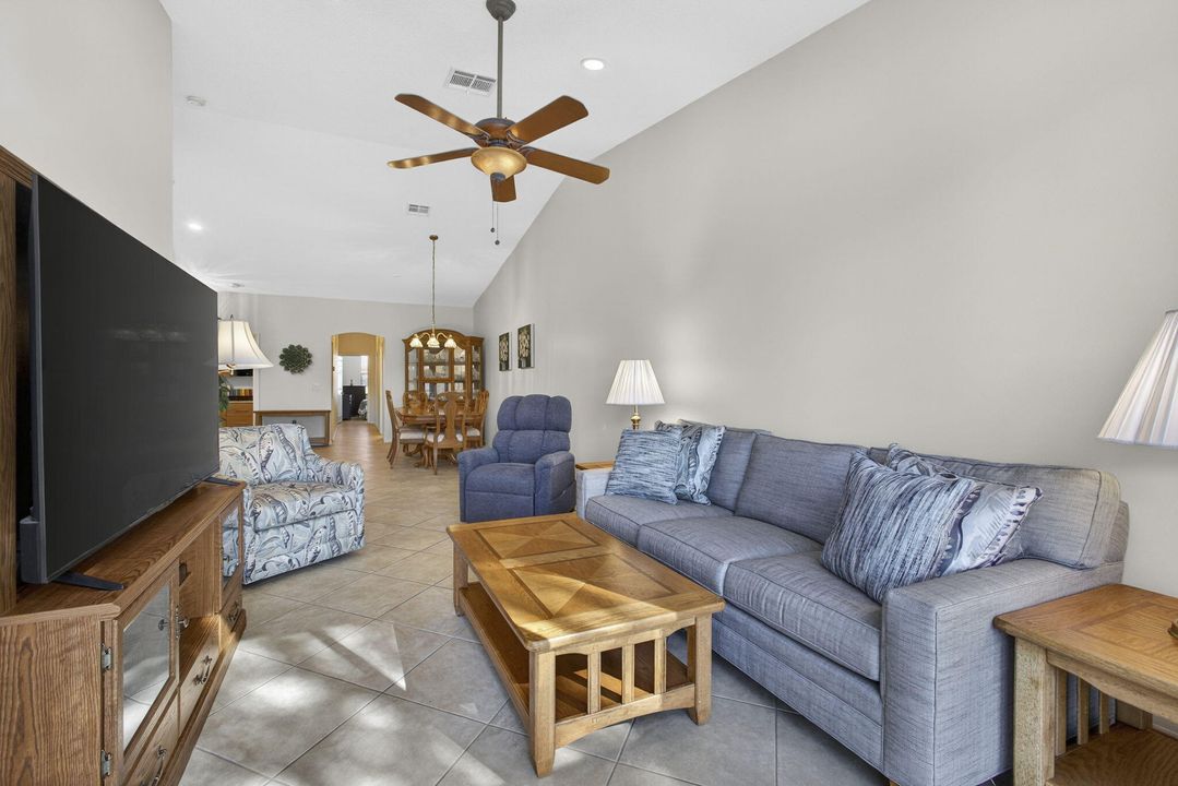 For Sale: $400,000 (3 beds, 2 baths, 1429 Square Feet)