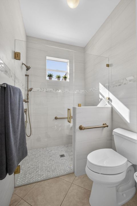 For Sale: $400,000 (3 beds, 2 baths, 1429 Square Feet)