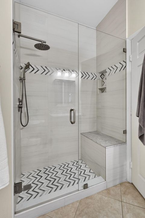 For Sale: $400,000 (3 beds, 2 baths, 1429 Square Feet)