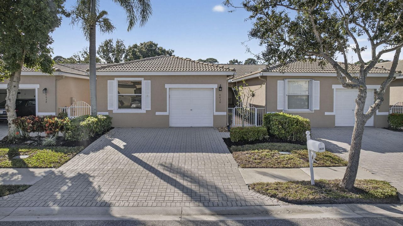 For Sale: $400,000 (3 beds, 2 baths, 1429 Square Feet)