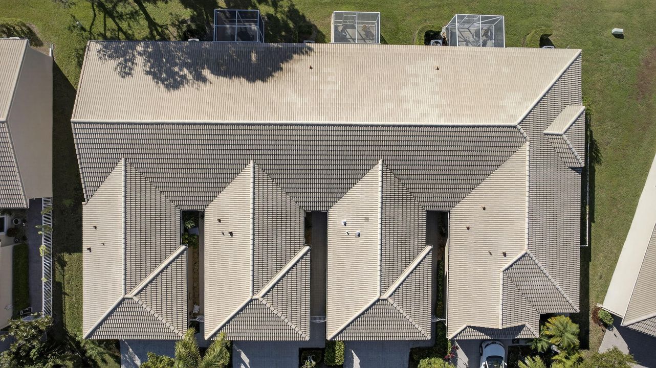 For Sale: $400,000 (3 beds, 2 baths, 1429 Square Feet)