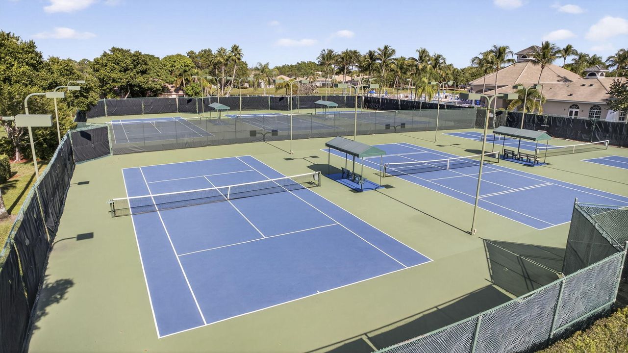 For Sale: $400,000 (3 beds, 2 baths, 1429 Square Feet)