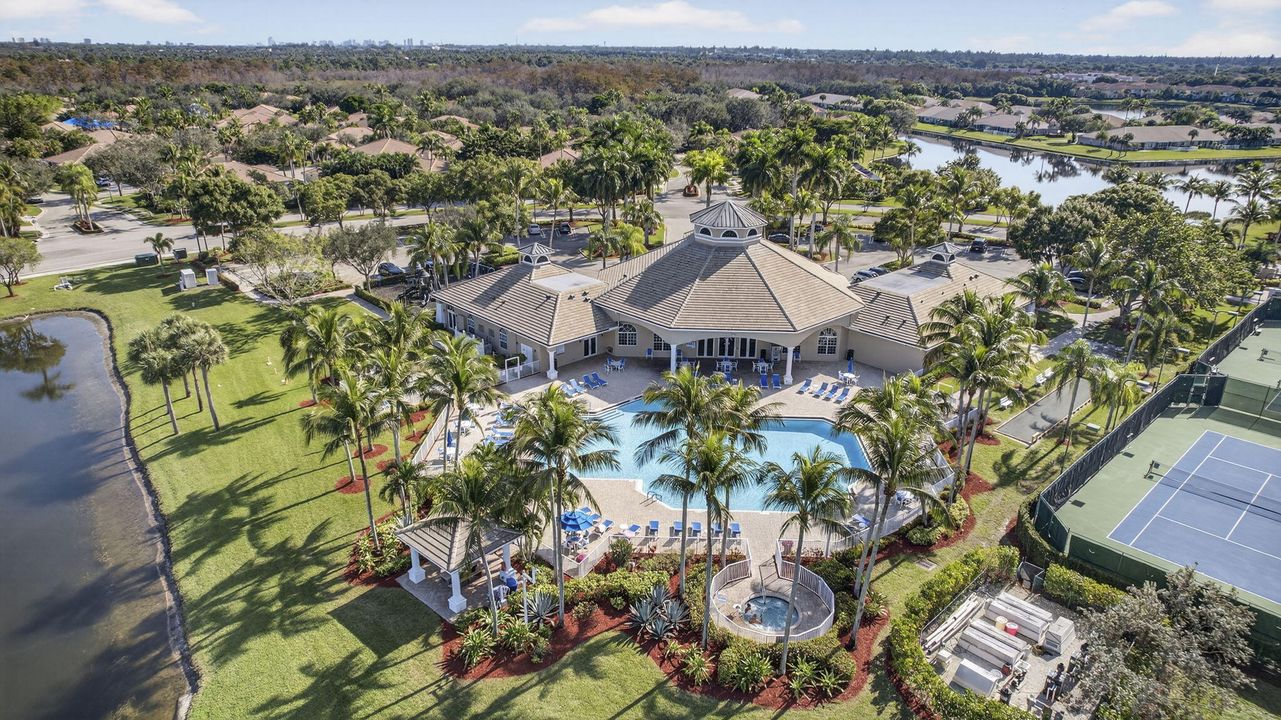 For Sale: $400,000 (3 beds, 2 baths, 1429 Square Feet)