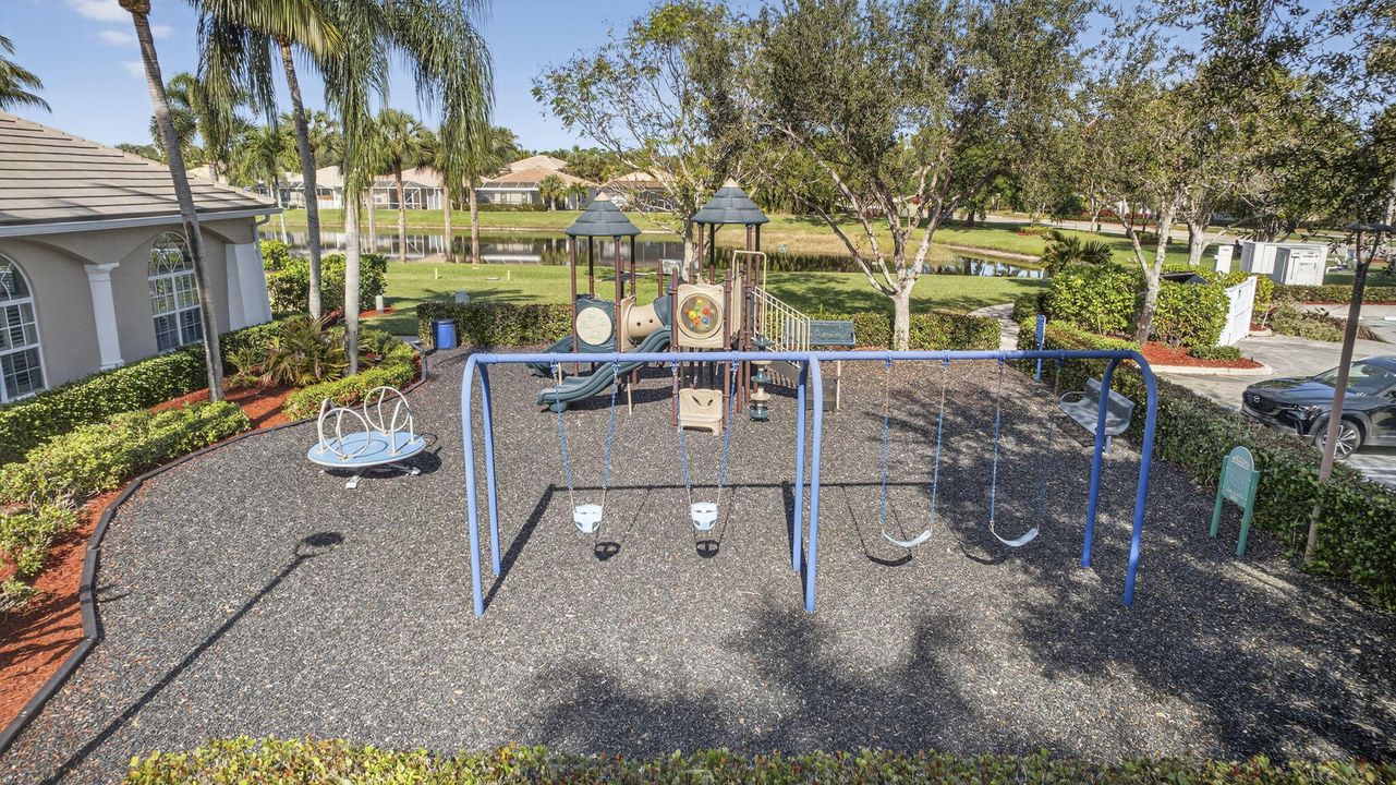 For Sale: $400,000 (3 beds, 2 baths, 1429 Square Feet)