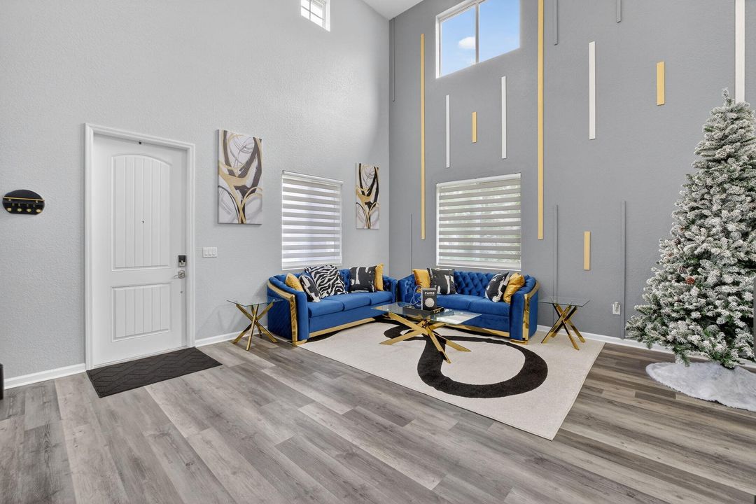 На продажу: $825,000 (6 спален, 4 ванн, 3379 Квадратных фут)