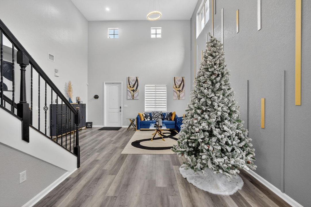 На продажу: $825,000 (6 спален, 4 ванн, 3379 Квадратных фут)