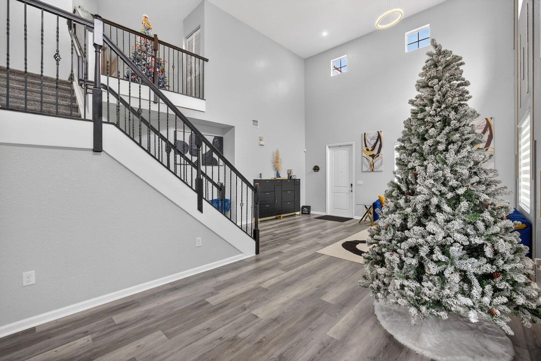 На продажу: $825,000 (6 спален, 4 ванн, 3379 Квадратных фут)