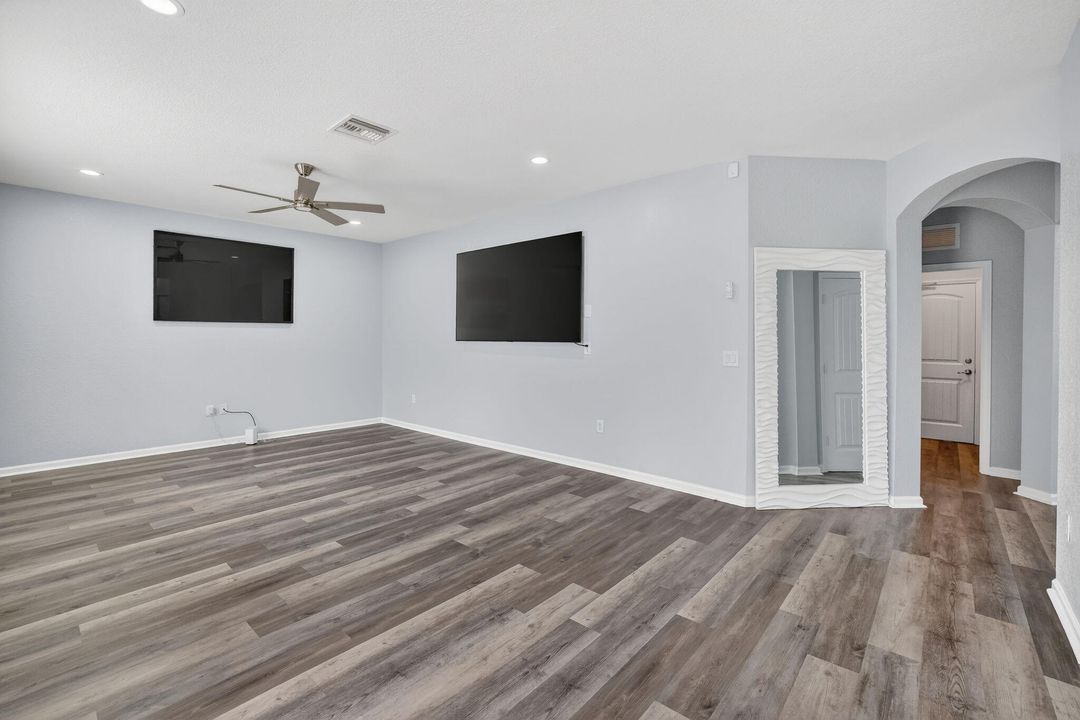 На продажу: $825,000 (6 спален, 4 ванн, 3379 Квадратных фут)