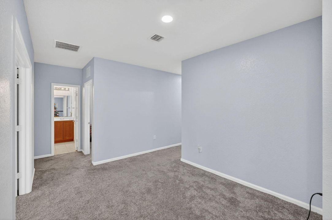 На продажу: $825,000 (6 спален, 4 ванн, 3379 Квадратных фут)