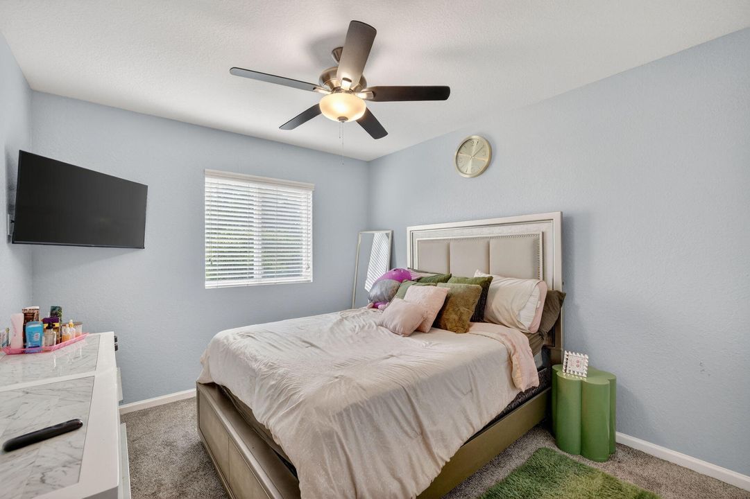 На продажу: $825,000 (6 спален, 4 ванн, 3379 Квадратных фут)