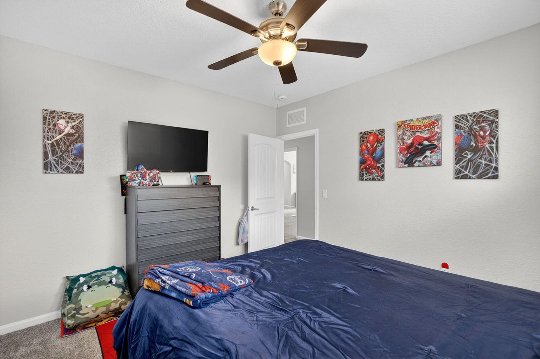 На продажу: $825,000 (6 спален, 4 ванн, 3379 Квадратных фут)