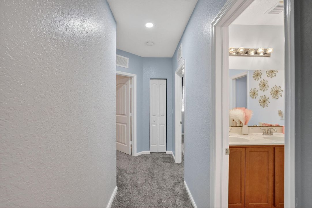 На продажу: $825,000 (6 спален, 4 ванн, 3379 Квадратных фут)