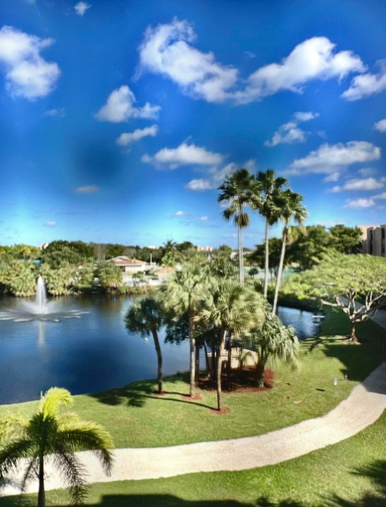 For Sale: $292,000 (2 beds, 2 baths, 1175 Square Feet)