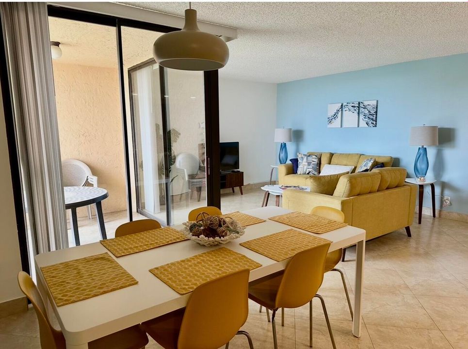 For Sale: $292,000 (2 beds, 2 baths, 1175 Square Feet)