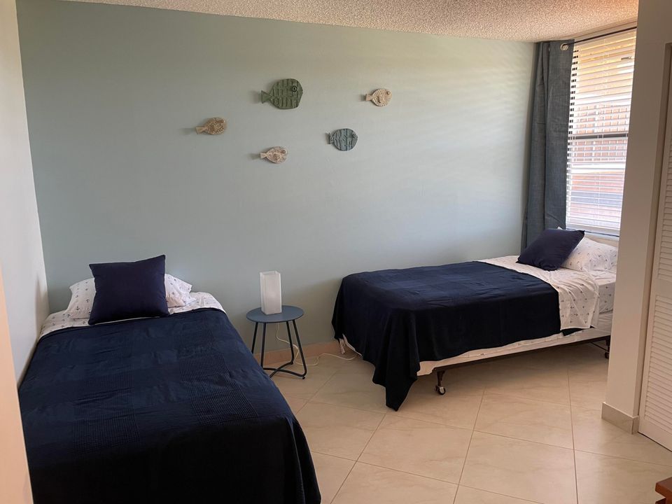 For Sale: $292,000 (2 beds, 2 baths, 1175 Square Feet)