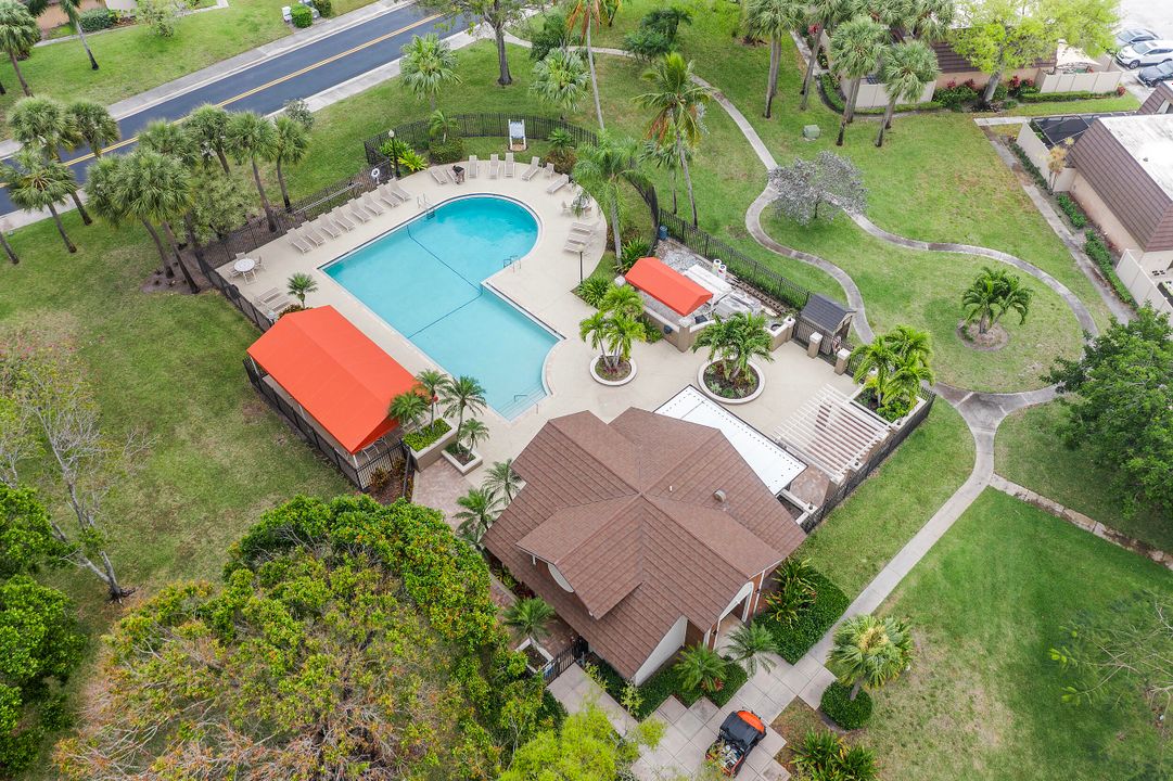 En Venta: $285,000 (2 camas, 2 baños, 1236 Pies cuadrados)