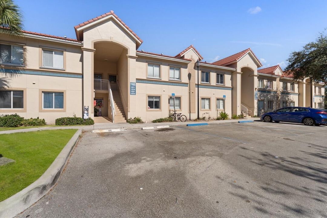 На продажу: $235,000 (3 спален, 2 ванн, 999 Квадратных фут)