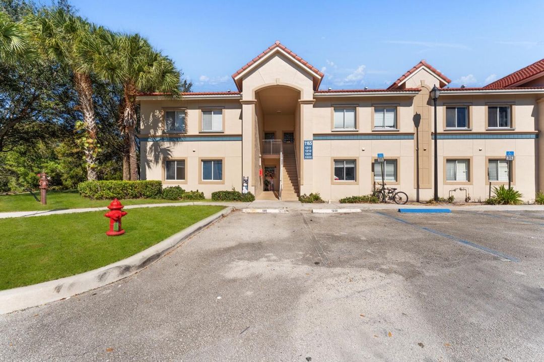 На продажу: $235,000 (3 спален, 2 ванн, 999 Квадратных фут)