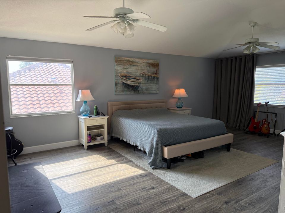 На продажу: $824,000 (5 спален, 3 ванн, 3070 Квадратных фут)