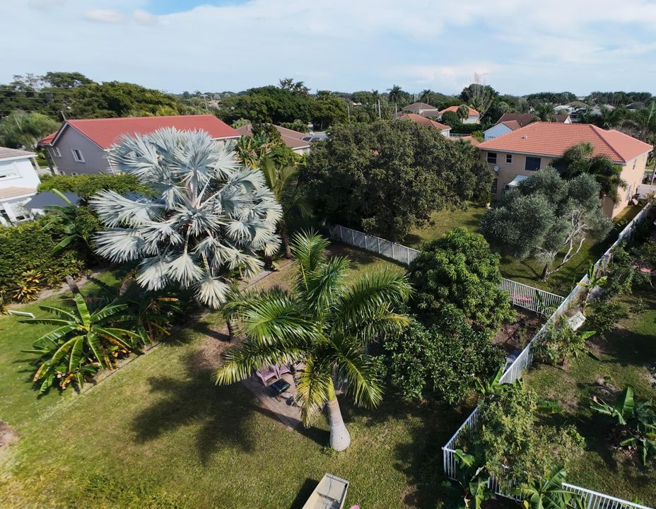 На продажу: $824,000 (5 спален, 3 ванн, 3070 Квадратных фут)