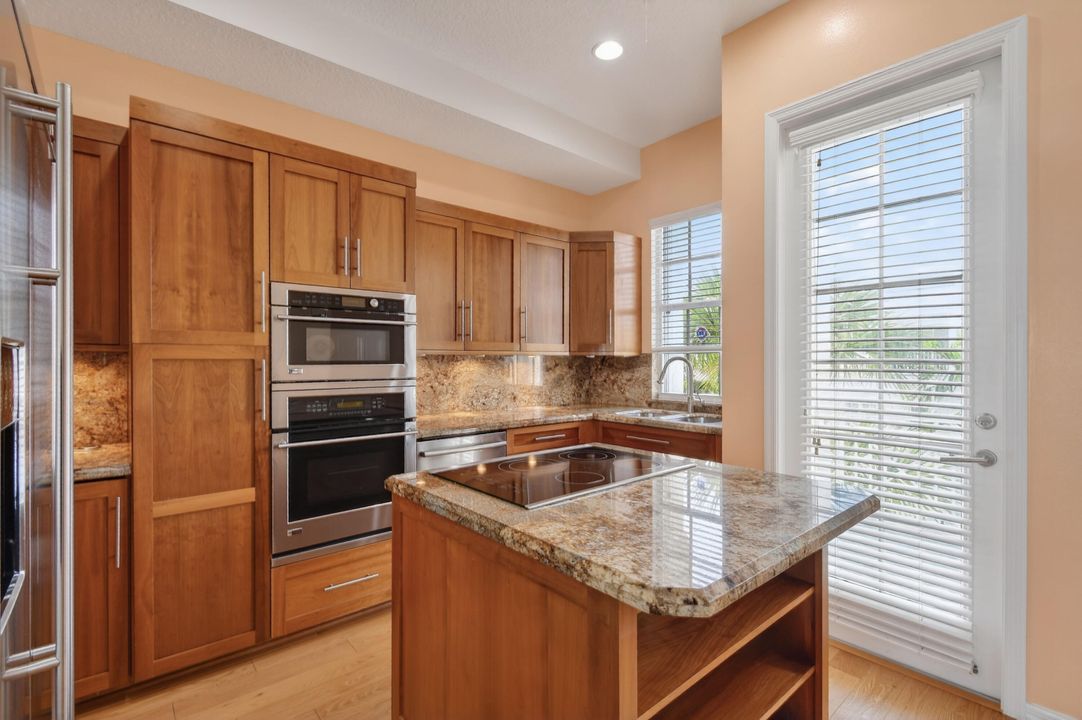 待售: $3,397,000 (4 贝兹, 4 浴室, 3207 平方英尺)