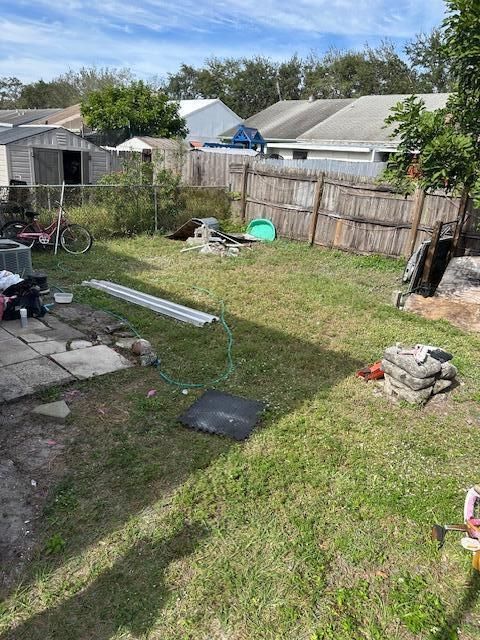 待售: $255,000 (2 贝兹, 1 浴室, 968 平方英尺)