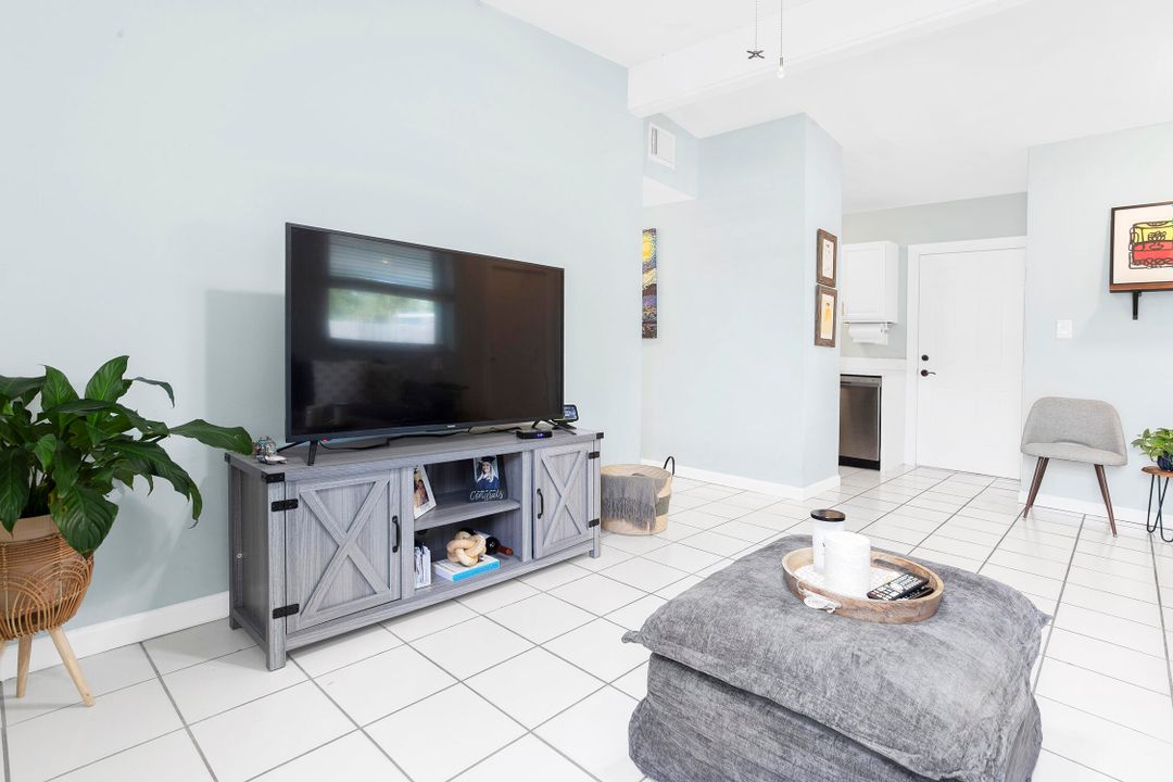 For Sale: $405,900 (3 beds, 1 baths, 828 Square Feet)