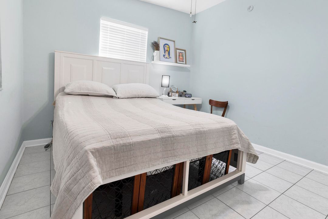 For Sale: $405,900 (3 beds, 1 baths, 828 Square Feet)