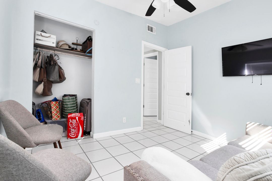 For Sale: $405,900 (3 beds, 1 baths, 828 Square Feet)