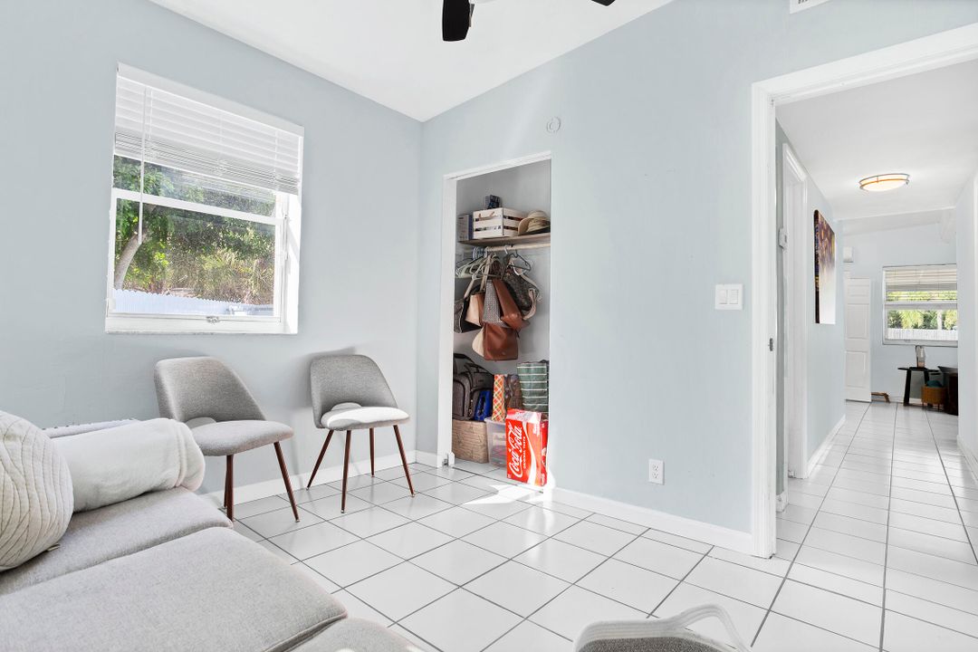 For Sale: $405,900 (3 beds, 1 baths, 828 Square Feet)