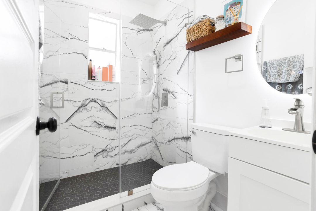 For Sale: $405,900 (3 beds, 1 baths, 828 Square Feet)