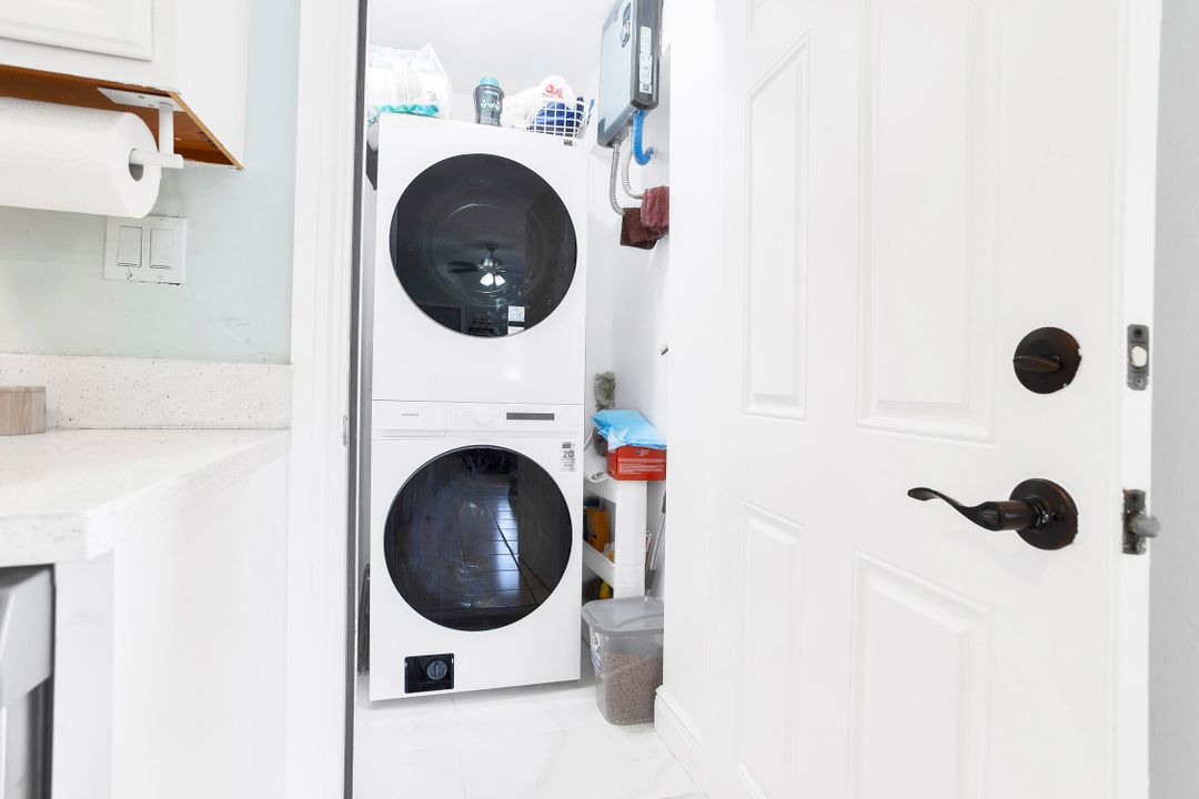 For Sale: $405,900 (3 beds, 1 baths, 828 Square Feet)